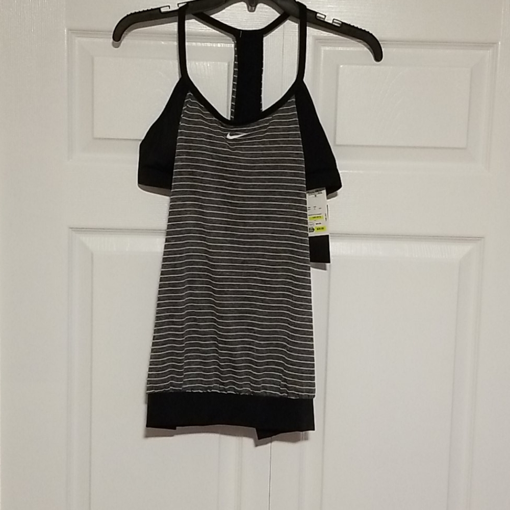 Ladies top with built in bra nike35/two